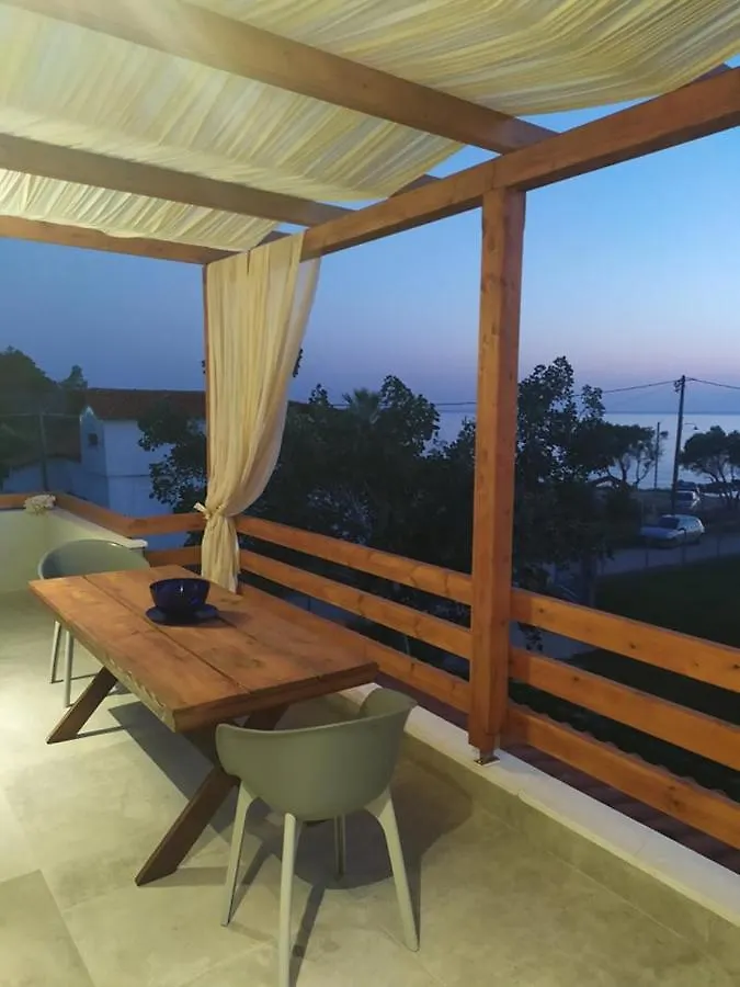 Case de vacanță Lavender And Sea Villa Nea Poteidaia Grecia